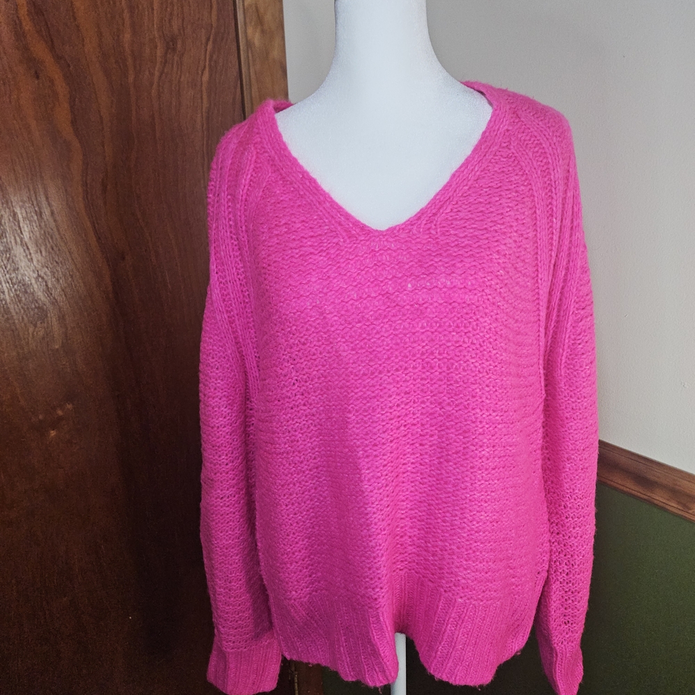 Universal Thread Pink V-Neck Sweater